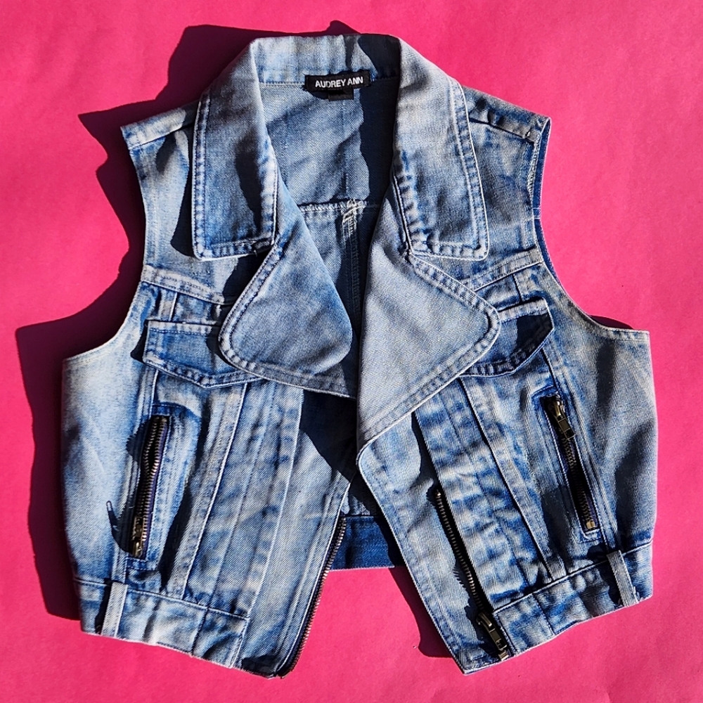 Audrey Ann  Cropped Jean Vest With Pockets 100% COTTON size: Medium